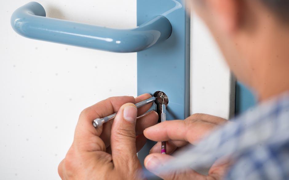 artisans serrurier Villejust